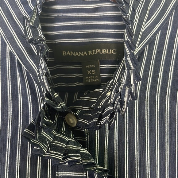 Banana Republic Navy and White Button Down with Ruffle Detail XS - Picture 3 of 4